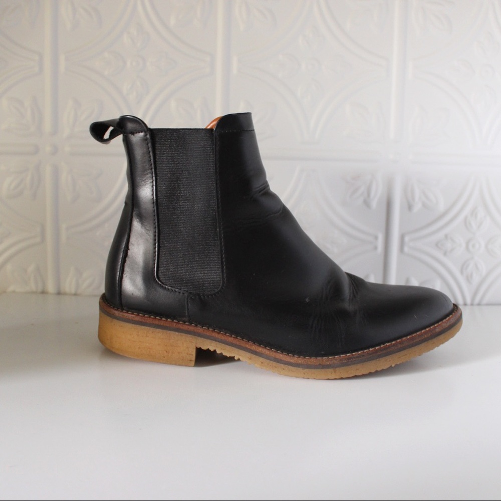 Everlane Chelsea Boot